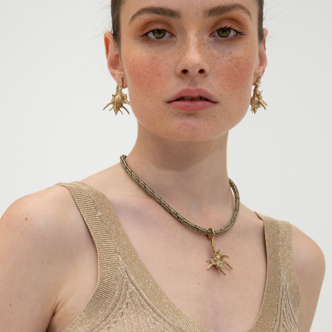 PICHULIK | Tara Brass Shell Necklace