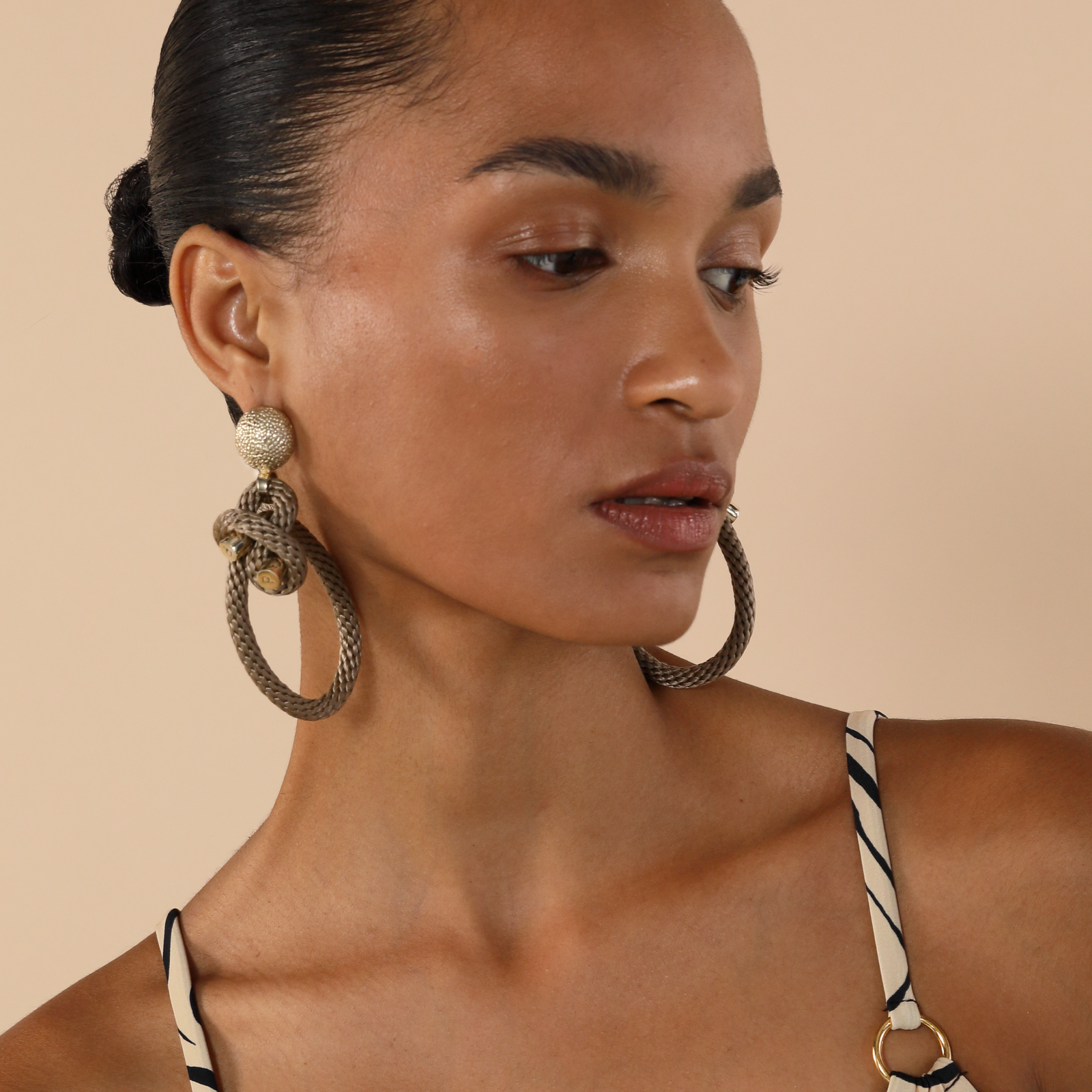 Pichulik | Shimenawa Earrings Beige Brass and Rope