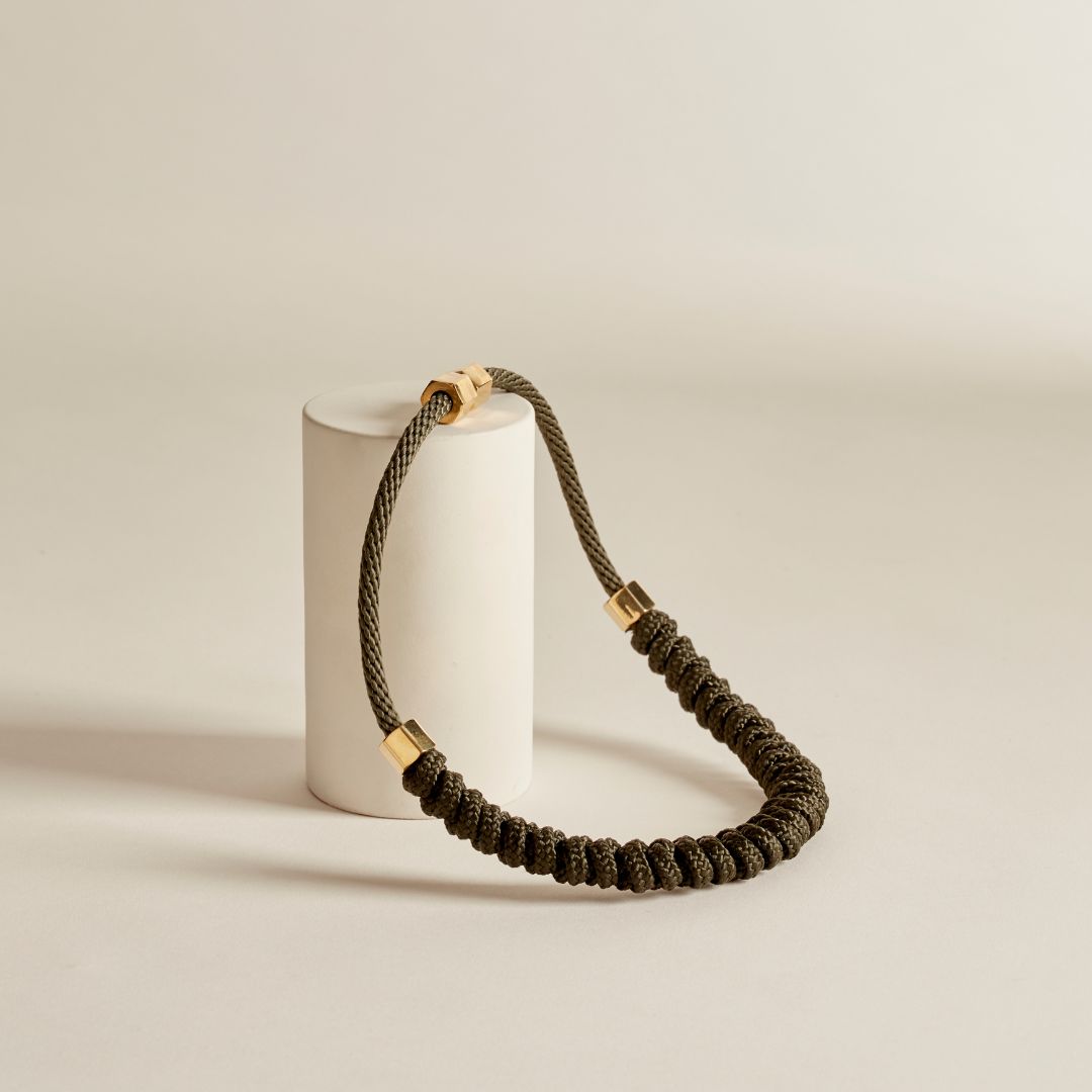 Cobra choker