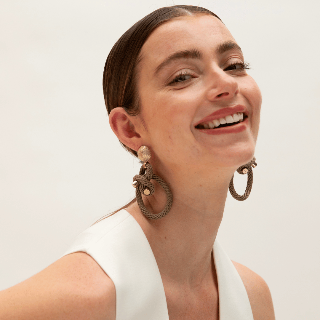 PICHULIK | Shimenawa earrings beige, brass and rope