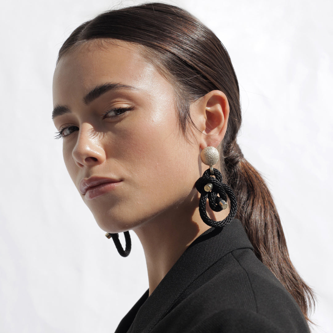 PICHULIK | Shimenawa earrings black, brass and rope