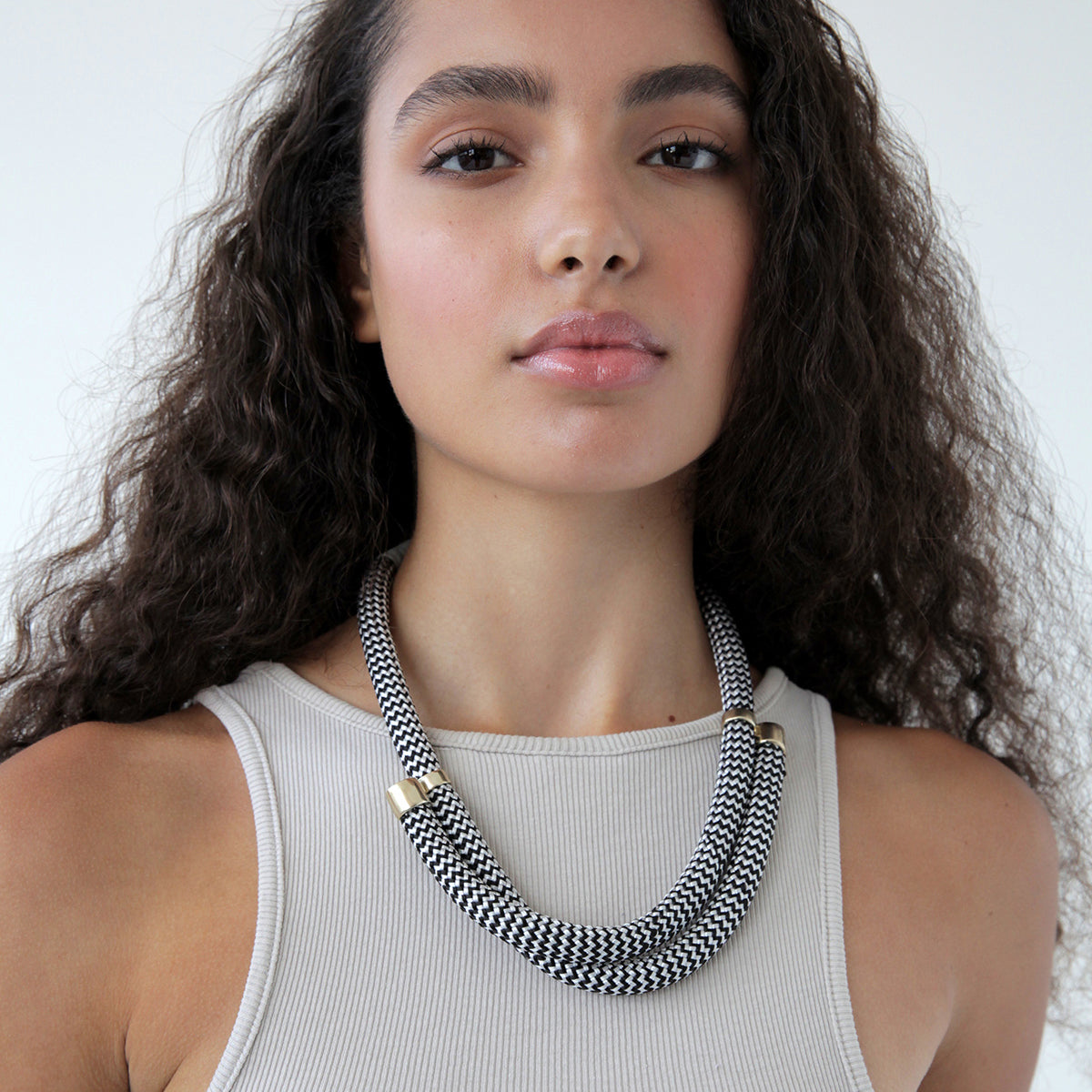 Pichulik | Wrap Necklace White ZigZag Brass